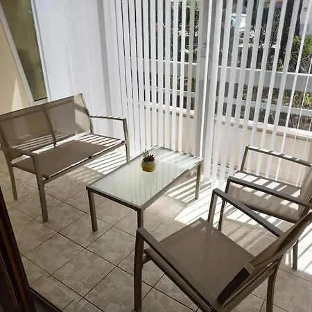 Apartment Studio 2 Personnes Dans Avec Piscine Fréjus